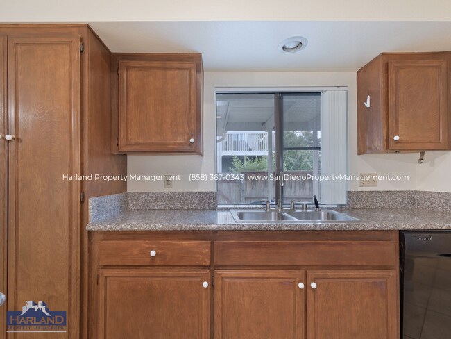Building Photo - 3843 Camino Lindo