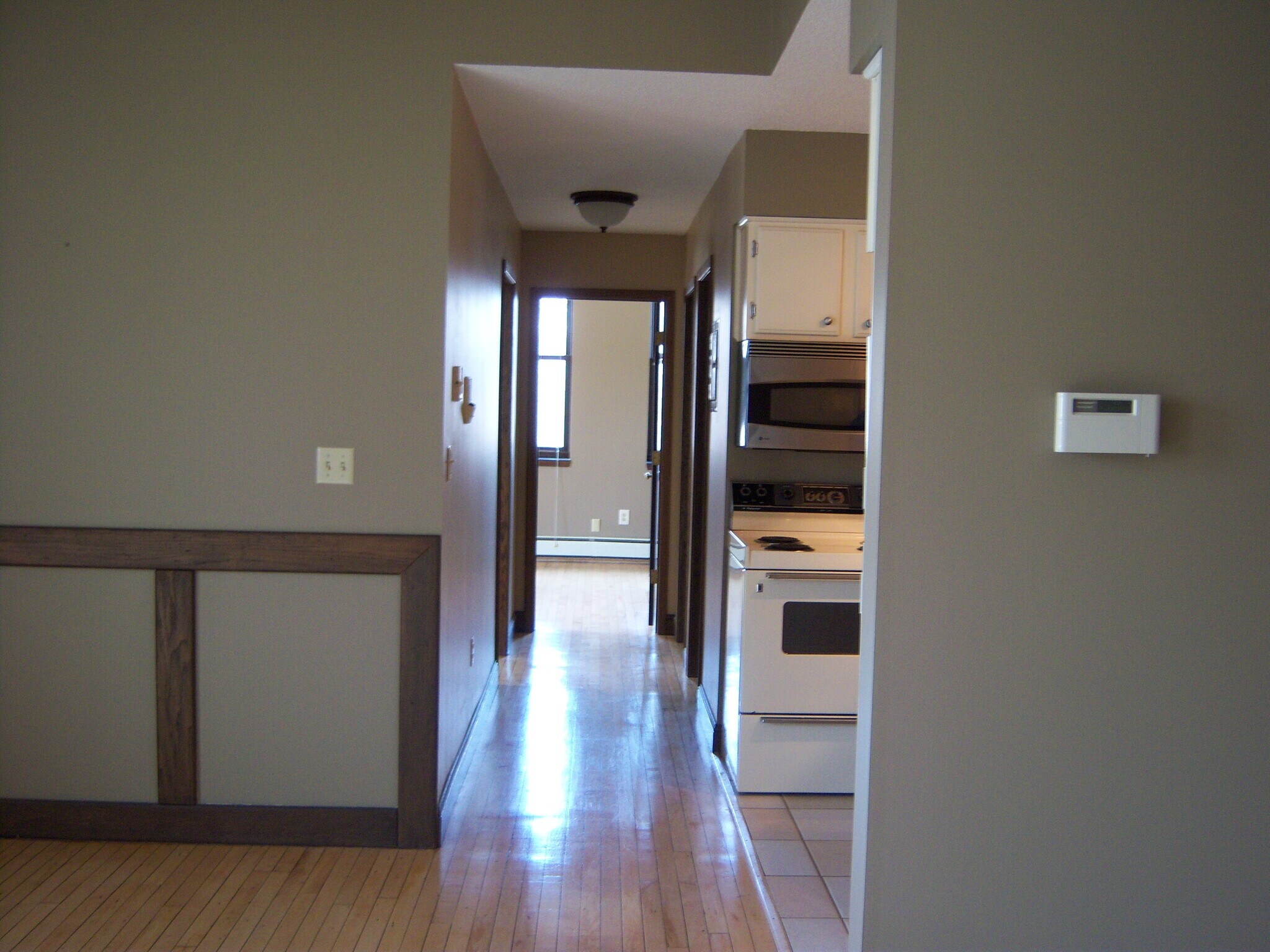 Main Hallway - 913 Abbott St