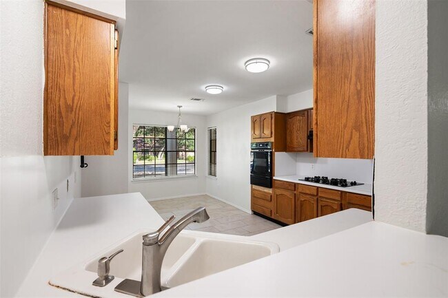 Building Photo - 11464 Bristle Oak Trail