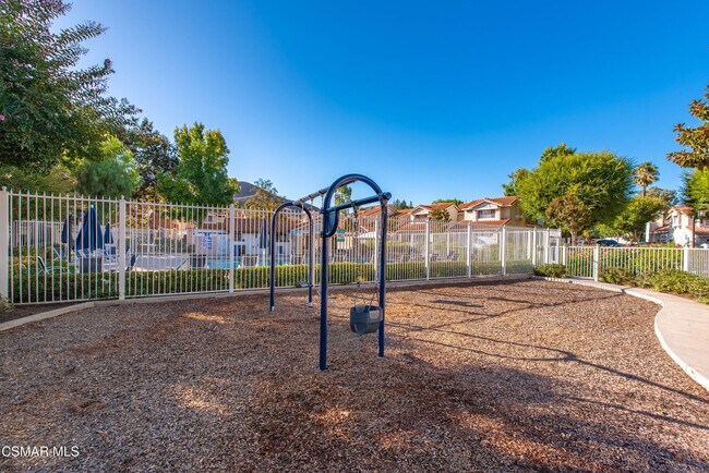 Building Photo - 4822 Parma Dr