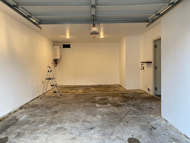 Building Photo - Charming 2 BD 1 BA House in Central SW Bakersfield