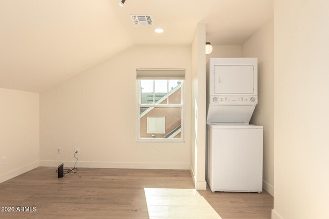 Building Photo - 125 N 11th Ave