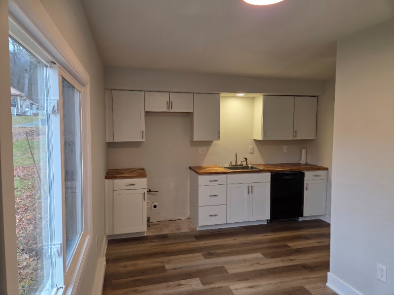 Building Photo - 441 Rutherford Ave