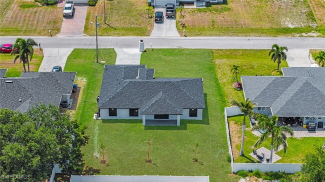 Building Photo - 1833 NW 20th Ave