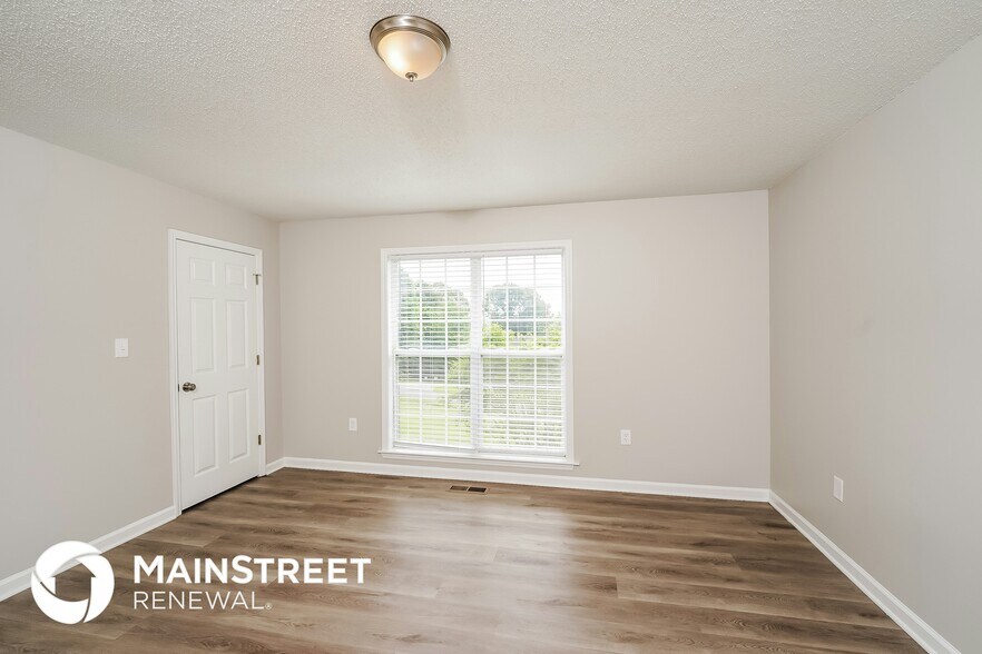 Building Photo - 425 Anderson Mountain Dr