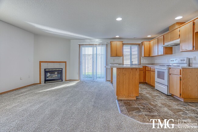 Building Photo - 3BD Ranch Style Home In Great Orchards Location!  Fully Fenced Yard!