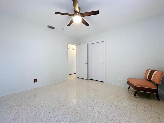 Building Photo - 1601 Riverhills Dr