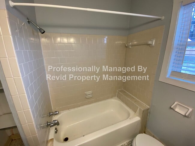 Building Photo - The Gables at Auburndale!