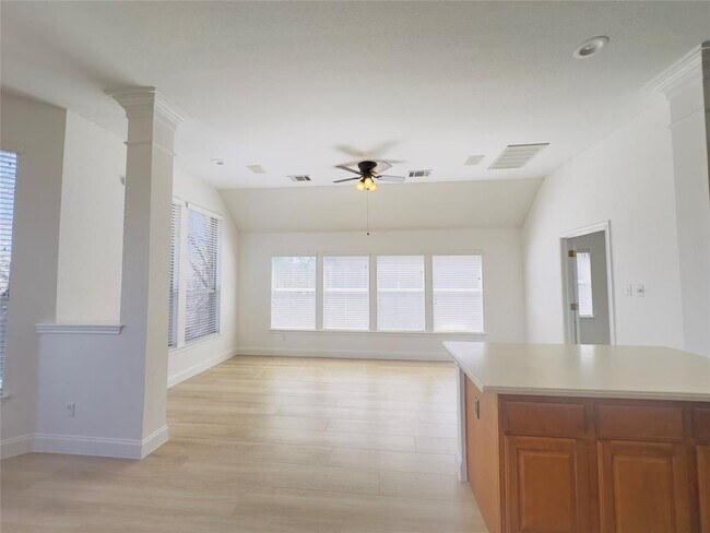 Building Photo - 621 S Lynnwood Trail