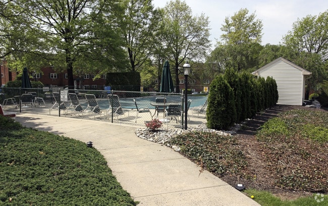 Building Photo - Valley Vista - 62 + or Disabled Community