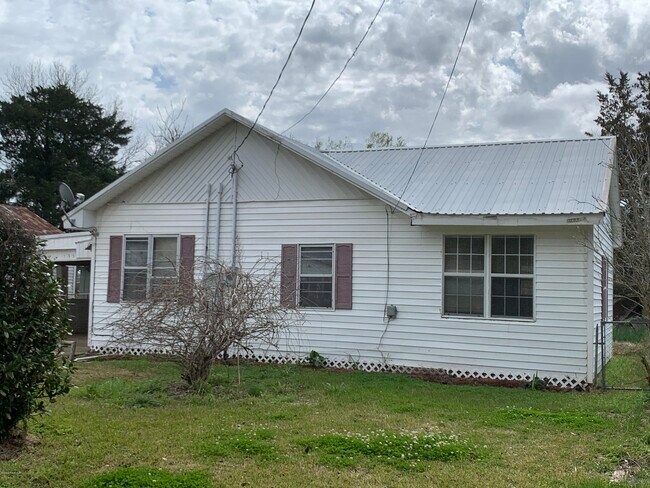 Primary Photo - 135 Dandurand St