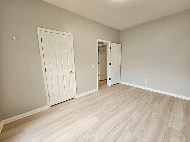 Building Photo - 3351 Governors Ct