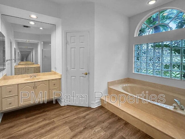 Building Photo - 10293 Allamanda Blvd