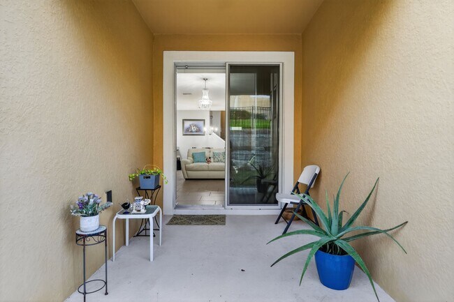 Building Photo - 17523 Promenade Dr