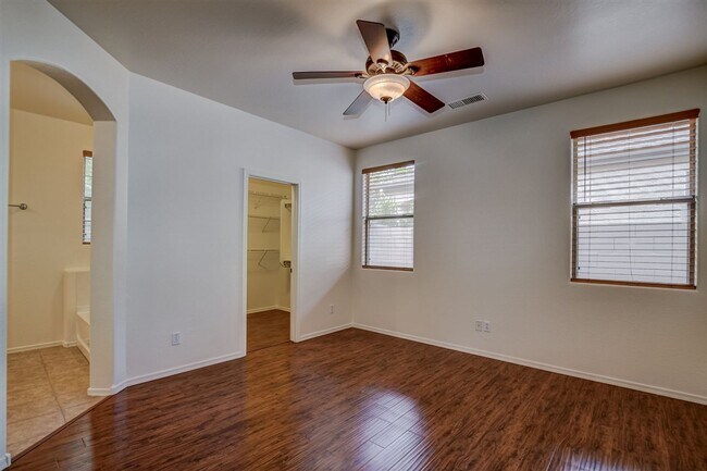 Building Photo - 3 bedroom 2 bathroom home for Rent in StoneRidge!