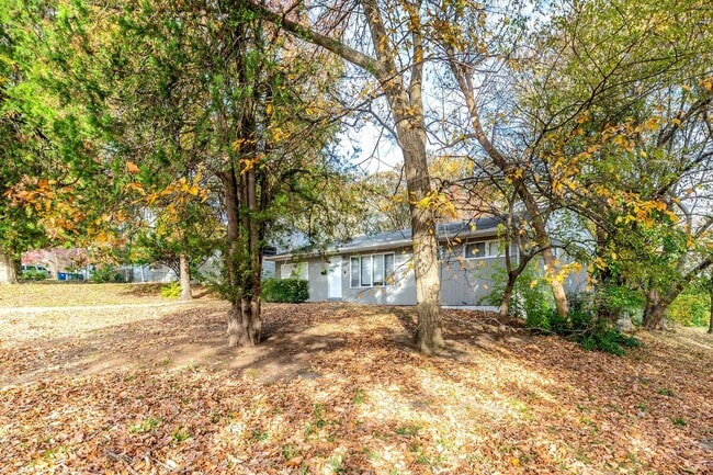 Building Photo - Charming Mid-Century Home with Basement and Fenced Backyard!