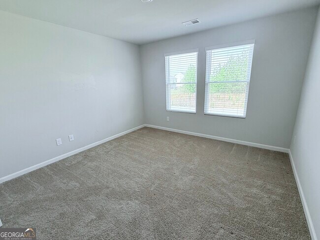 Building Photo - 179 Goodall Woods Dr