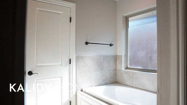 Building Photo - 12200 Ava Grace Ln