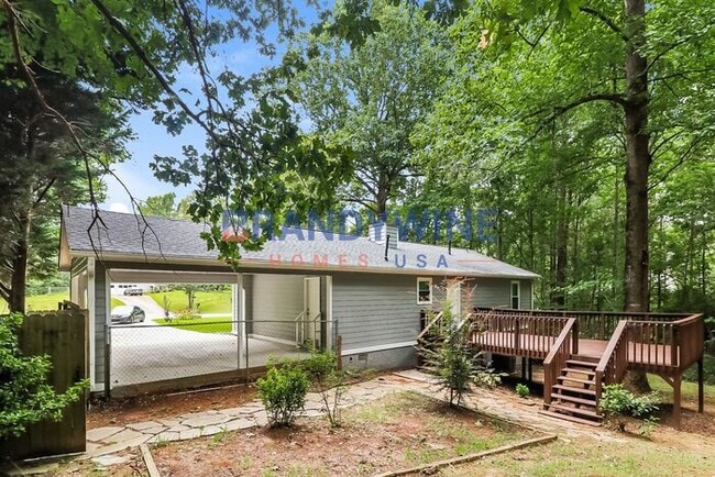 Building Photo - HOLIDAY SPECIAL!!! MOVE-IN BY 11/24 AND YO...