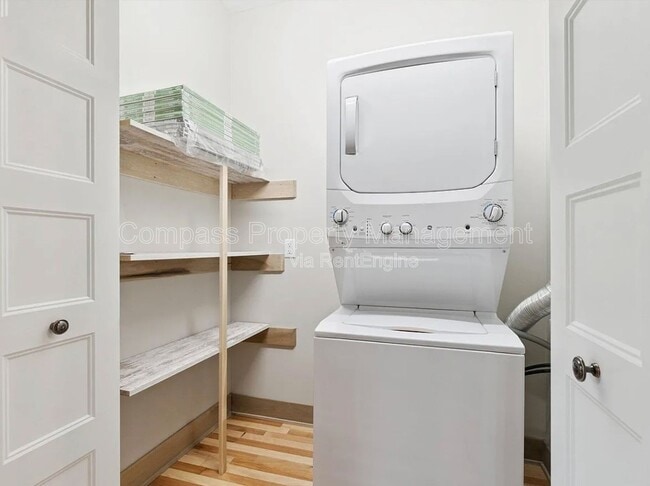 Building Photo - 800 Douglas St NW