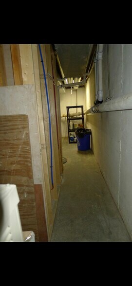 Building Photo - 278 Valley View Road