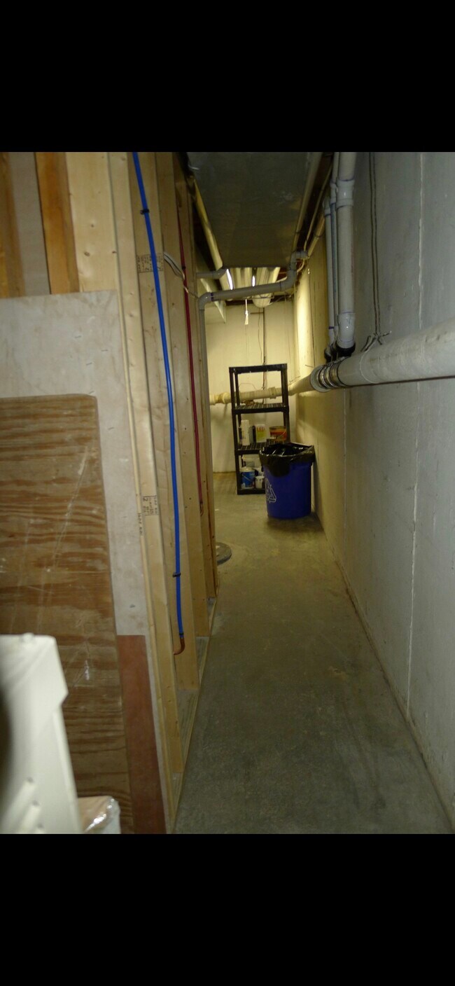 Building Photo - 278 Valley View Road