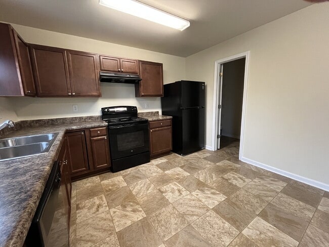 Building Photo - Modern 2019 East Point Home: Open Concept Living, Prime Location & Easy ATL Commute!