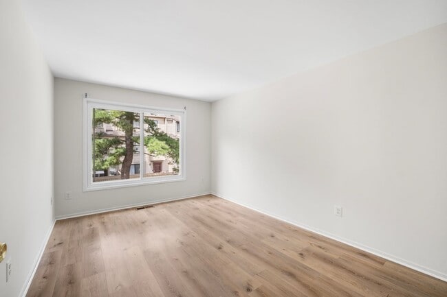 Building Photo - 9453 Chadburn Pl