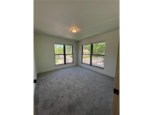 Building Photo - 131-137 W 46th St