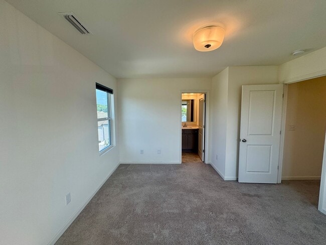 Building Photo - 3BR/2BA Townhouse in Mallard Creek