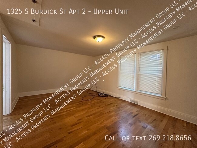 Building Photo - 1325 S Burdick St