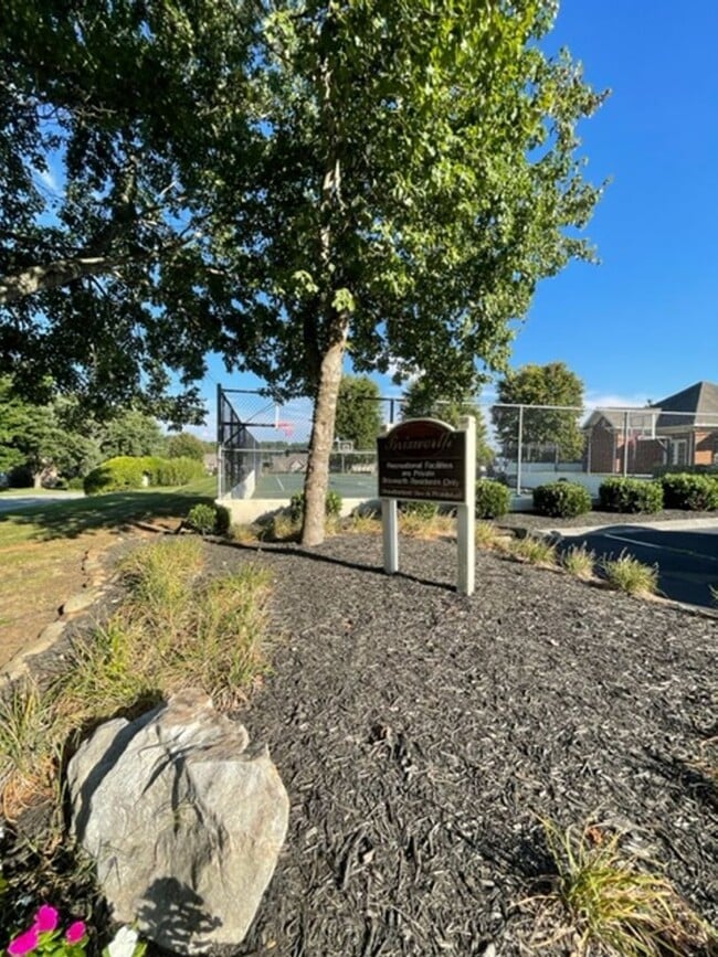 Building Photo - West Knoxville, Farragut 37934 - 4 bedroom, 3.5 bath, 2 Story Brick Home -Contact Debra Johnson (...