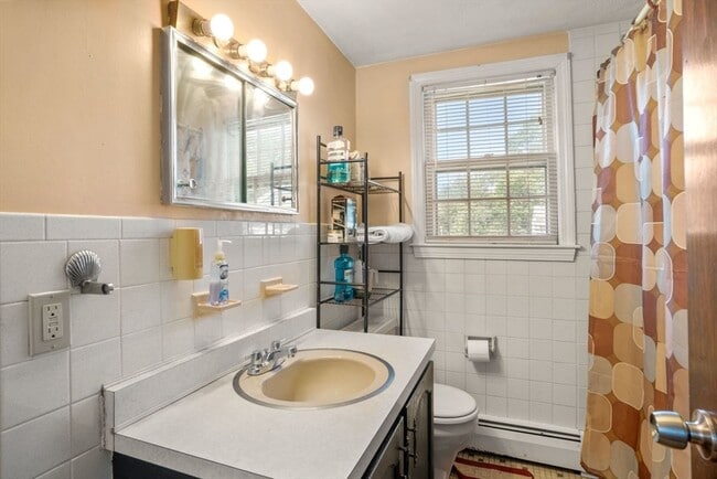 Building Photo - 42 Rockland Ave