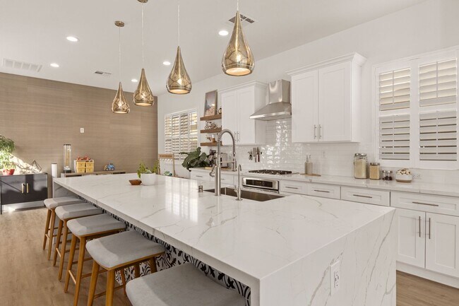 Building Photo - Beautifully Upgraded, Single Story 3 Bed, ...