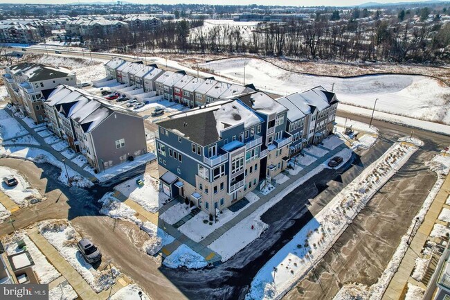 Building Photo - 710 Iron Frg Rd