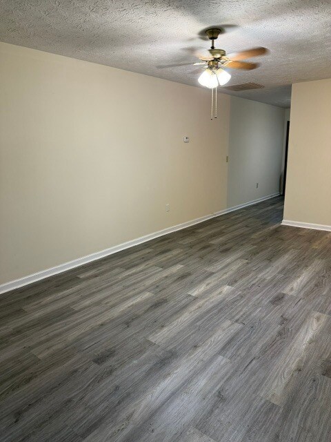 Building Photo - 109 Jay Ln