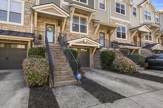 Building Photo - Woodbury Falls Luxury Townhome