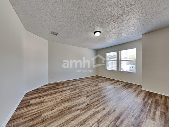 Building Photo - 1039 Mazourka Dr