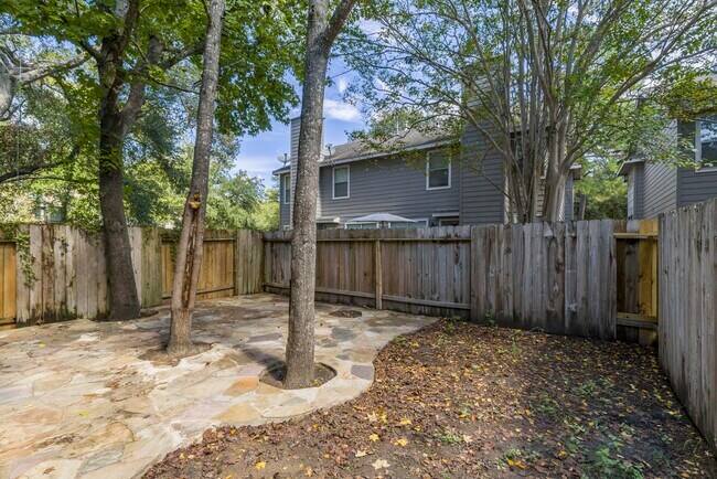 Building Photo - 230 Blushwood Pl