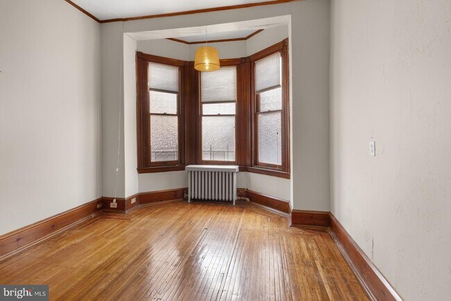 Building Photo - 917 S St Bernard St