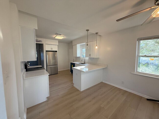 Building Photo - Single Family For Rent In Hampton