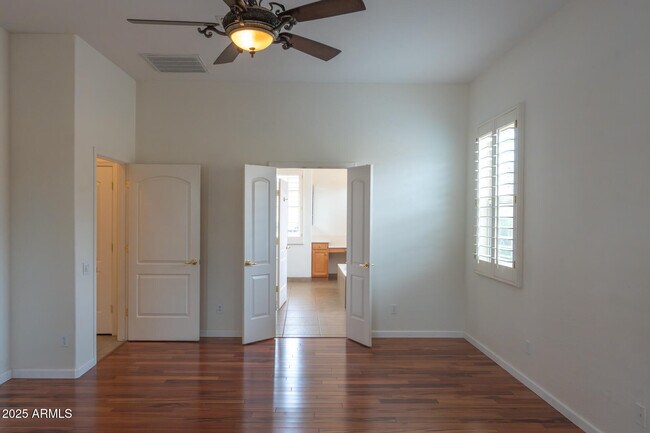 Building Photo - 13417 W La Vina Dr