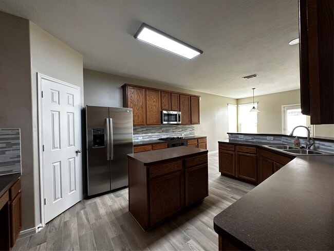 Building Photo - 18515 Skippers Helm