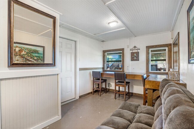 Building Photo - 3827 Las Palmas St
