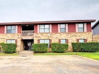 Building Photo - 6321 Richland Plaza Dr D