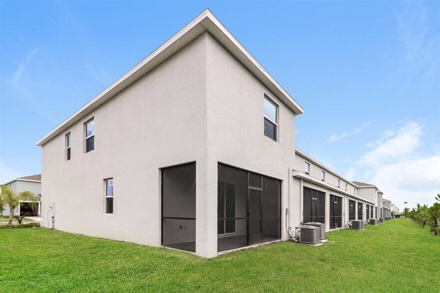 Building Photo - 11835 Stoneport Pl