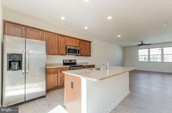 Building Photo - 172 Drexel Ct