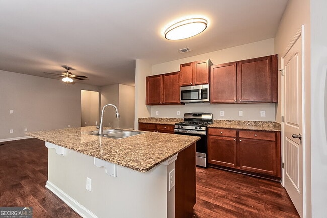 Building Photo - 700 Feldwood Ln