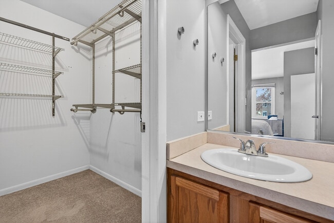 Building Photo - 1391 Sherwood Ct