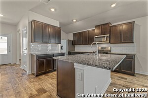 Building Photo - 6819 Whisper Grv